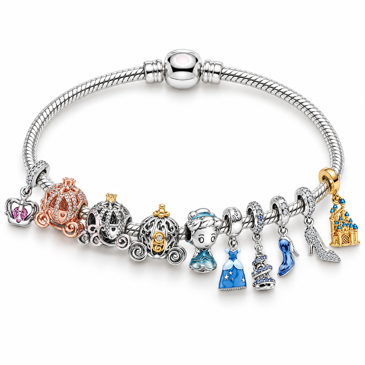 Pulsera completa con combinación de carruajes, vestido, zapatillas y castillo sobre fondo blanco; piezas vendidas por separado.