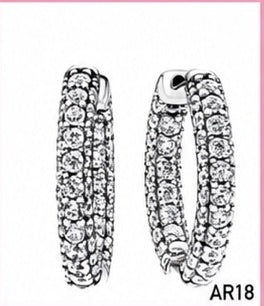 Aretes modelo AR18