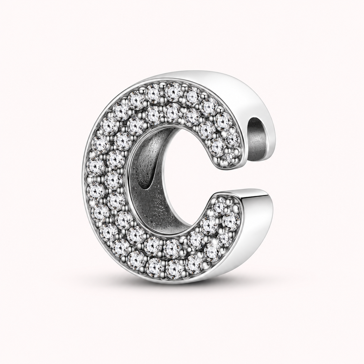 Charm letra C modelo circonias