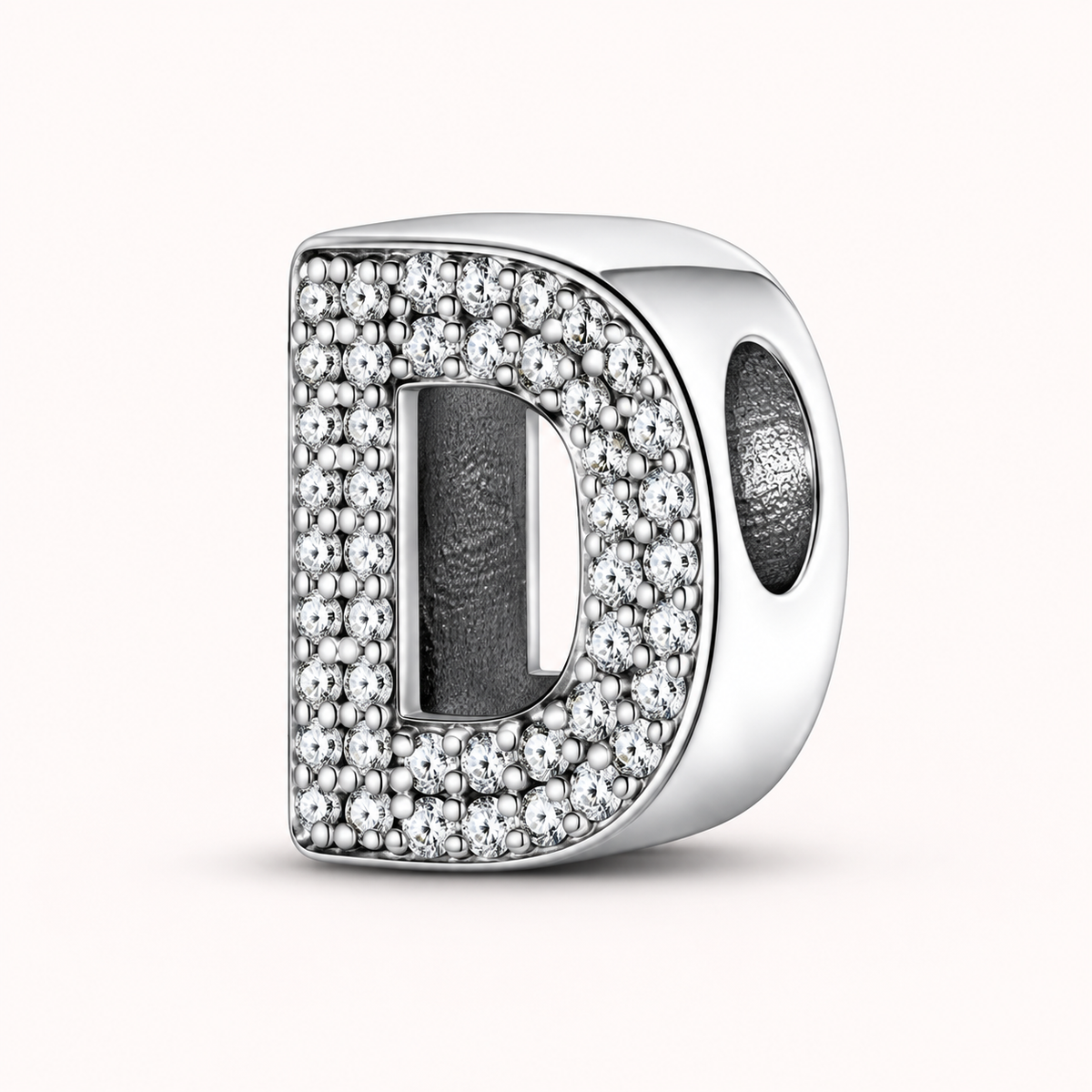 Charm letra D modelo circonias