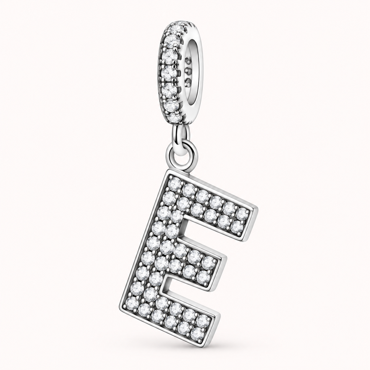 Charm letra E modelo colgante