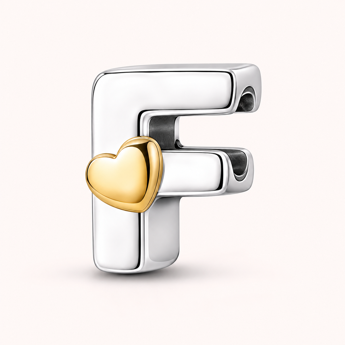 Charm letra F modelo corazon