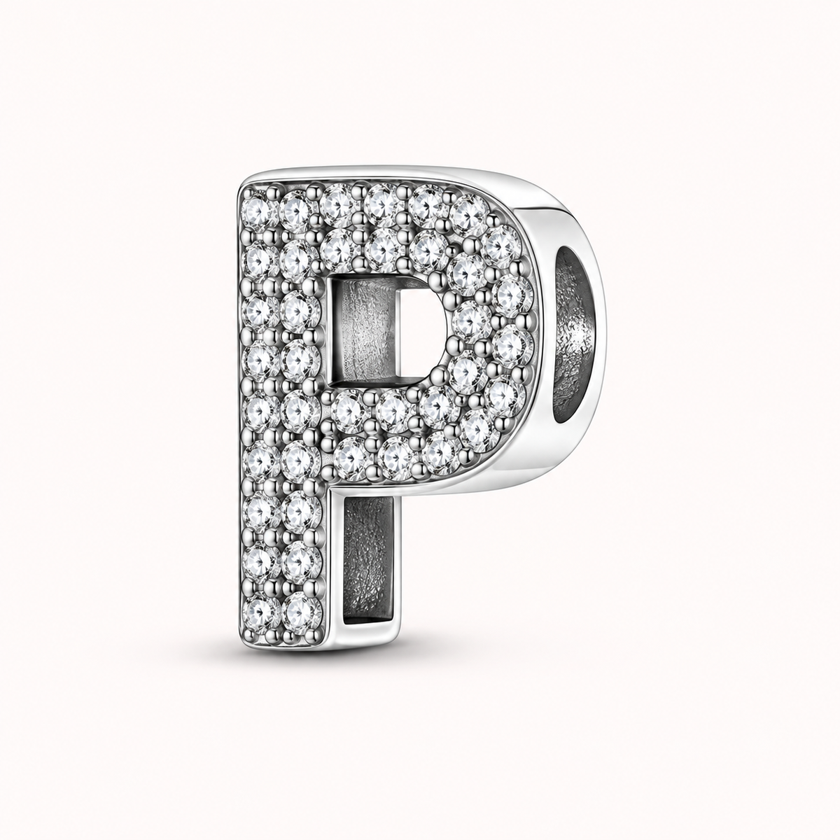 Charm letra P modelo circonias
